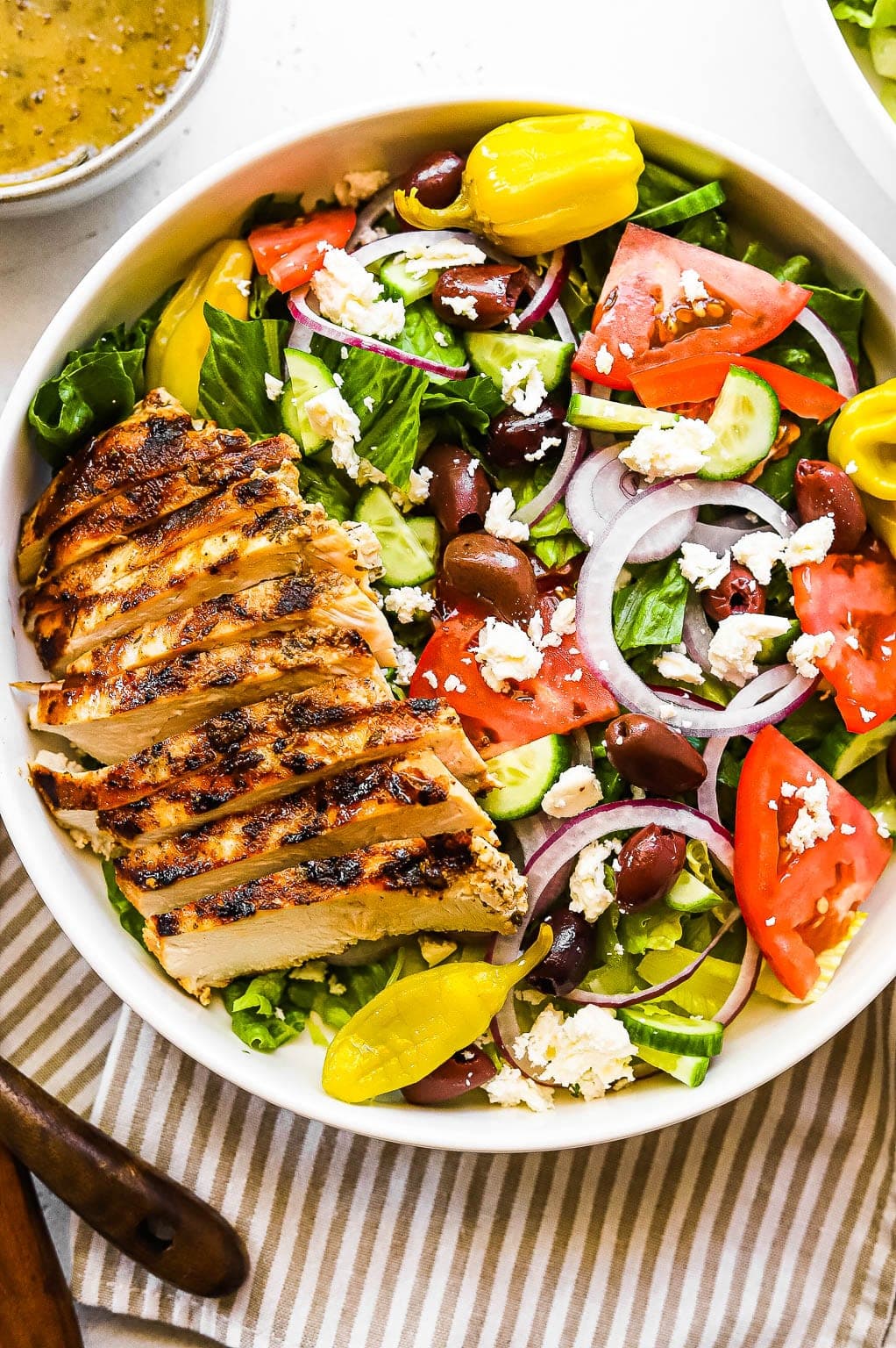 Classic Salad w. Chicken & Meat